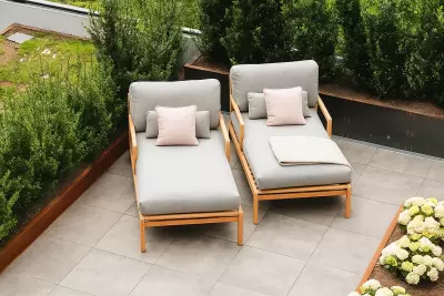 Zahradní teakové lehátko TERMOLI - natural